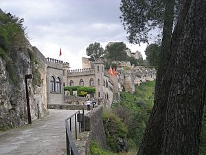 Archivo:Xàtiva. Castell. Entrada 1