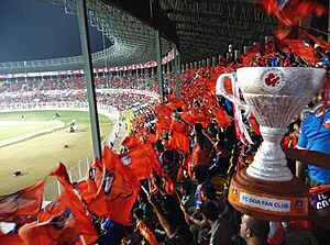 Archivo:ফতোরদা স্টেডিয়ামে এফসি গোয়ার সমর্থকরা