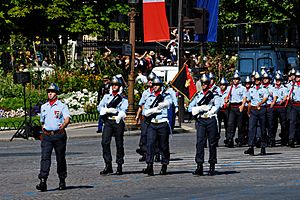 Archivo:BSPP flag Bastille Day 2008