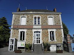 Brains-sur-les-Marches (53) Mairie.jpg