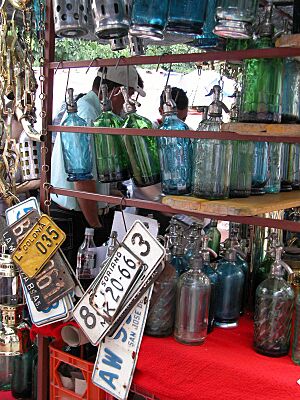Archivo:Buenos Aires-Feria-Sifones