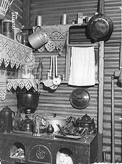 Archivo:Buenos Aires - cocina obrera en 1941