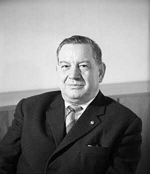 Archivo:Bundesarchiv B 145 Bild-F014898-0006, Alfons Goppel