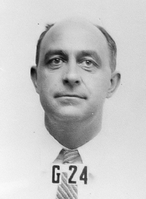 Archivo:Enrico Fermi ID badge