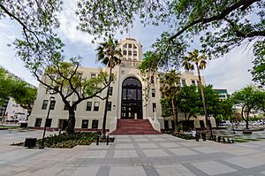 Archivo:Fachada LABNL