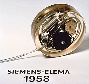 Archivo:First pacemaker (Siemens-Elema 1958)