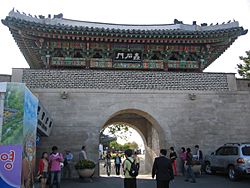 Archivo:Korea-Jinju-Jinju.Fortress-01