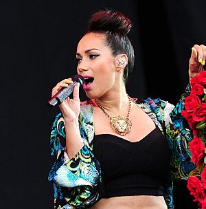 Archivo:Leona lewis at the hackney festival June 2012