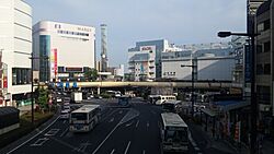 Archivo:Mito Station outskirts looked at Ichozaka crossing 2009-06-25