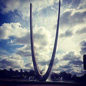 Archivo:Monumento Luis Batlle Berres