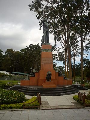 Archivo:Monumento a León Cortés