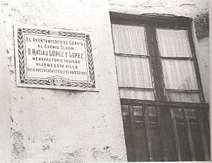 Archivo:Placa Matías López