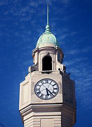 Archivo:Reloj Torre Palacio Legislatura Buenos Aires