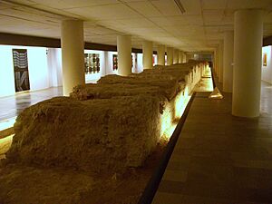 Archivo:Sala de la Muralla de l'IVAM (Institut Valencià d'Art Modern)