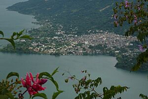Archivo:San Pedro La Laguna, Solola