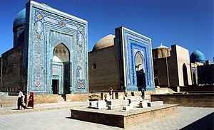 Archivo:Shah-i-Zinda, Samarkand (4956253027)