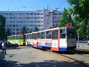 Archivo:Tram in Krasnodar 101 1803