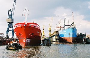 Archivo:Two Ships-Hamburg
