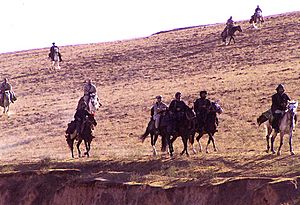 Archivo:US Special Forces on horseback, Afghanistan, 2001