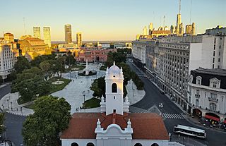 Vista Plaza de Mayo, Cabildo, Casa Rosada 04.jpg