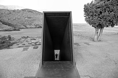 Archivo:Walter Benjamin. Passagen (Port-Bou)
