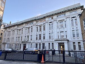 Archivo:13 Allsop Place, Marylebone, February 2023