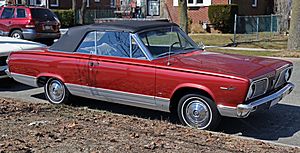 Archivo:1966 Plymouth Valiant Signet Convertible front right