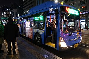 Archivo:20150213버스302