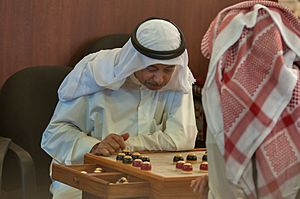 Archivo:Board game damah at Souq Waqif