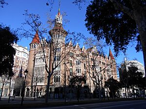 Archivo:Casa Terrades Punxes