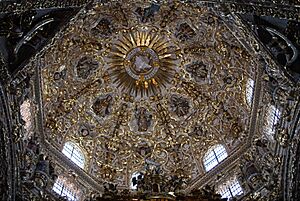 Archivo:CupolaRosarioPuebla3