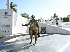 Archivo:Figueredo Cisneros DSC09721 Stgo Cuba