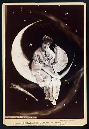 Archivo:Geraldine Ulmar in Gilbert and Sullivan's The Mikado