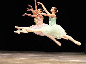Archivo:Grandjete