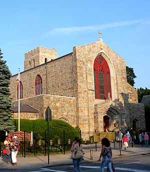 Archivo:Holy Innocents RCC Bk jeh