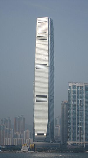 Archivo:International Commerce Centre 201010
