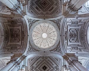 Archivo:Jaen Cathedral 2023 - lantern