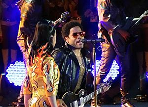 Archivo:Katy Perry - Super Bowl XLIX Halftime 05