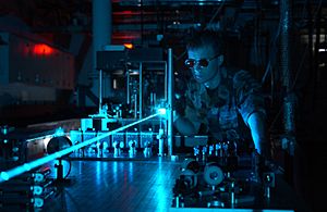 Archivo:Military laser experiment