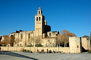 Archivo:Monestir de Sant Cugat - Llevant