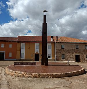 Archivo:Monumento de la Plaza Mayor de Villahizán de Treviño (2017)