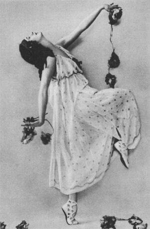 Archivo:Pavlova Anna as a bacchante in The Seasons