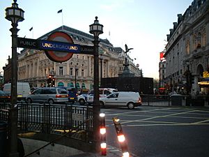 Archivo:Piccadillycircus
