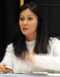 Archivo:Shannen Doherty 2015 (cropped2)