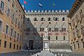 Siena - Piazza Salimbeni - panoramio