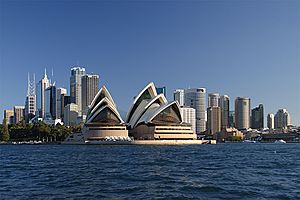 Archivo:Sydney opera house and skyline