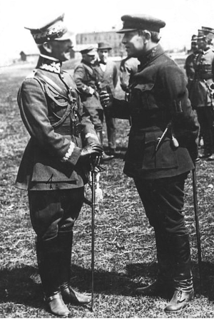 Archivo:Symon Petliura and Antoni Listowski during Polish-Soviet War