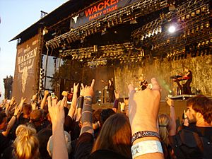 Archivo:Tarja Turunen beim Wacken Open Air 2010 2