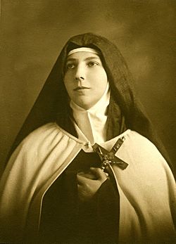 Teresa de Los Andes con habito de Carmelita Descalza.jpg