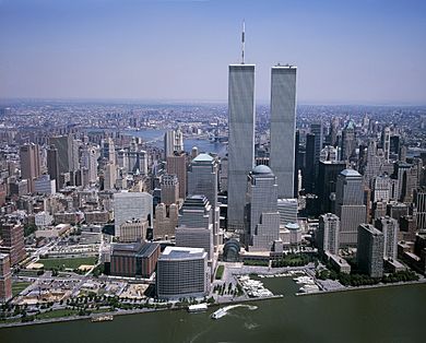 Archivo:Twin Towers-NYC